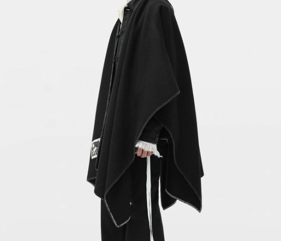 GISKE RECTANGULAR CAPE WITH PRINTED LEATHER PATCH