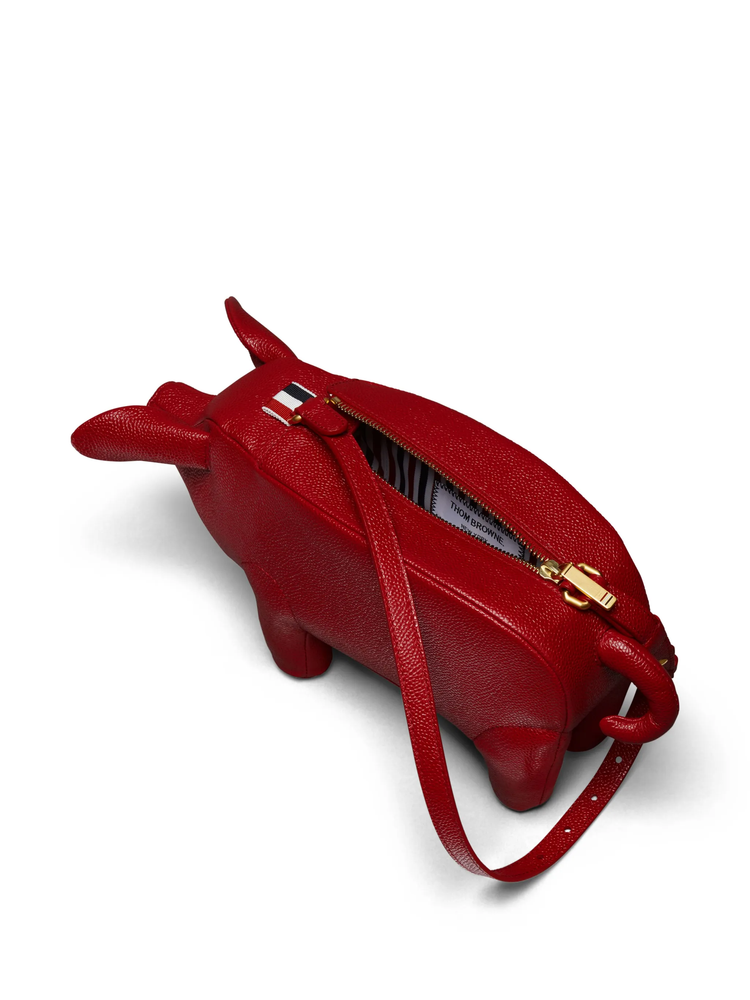 PIG BAGUETTE BAG IN PEBBLE GRAIN LEATHER