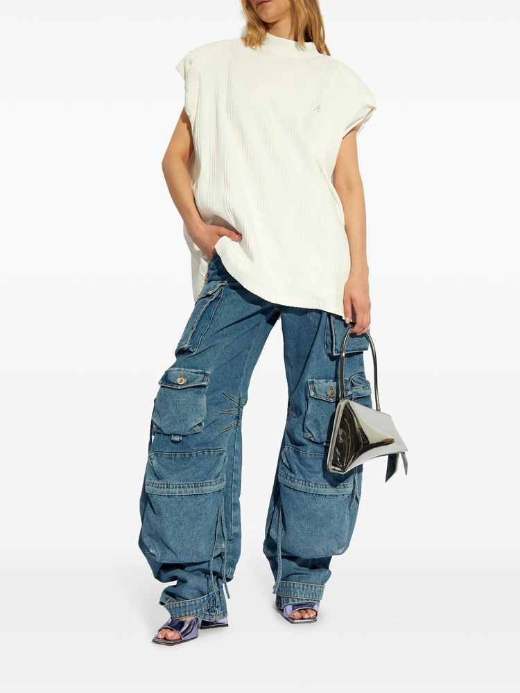 logo-raised ribbed top