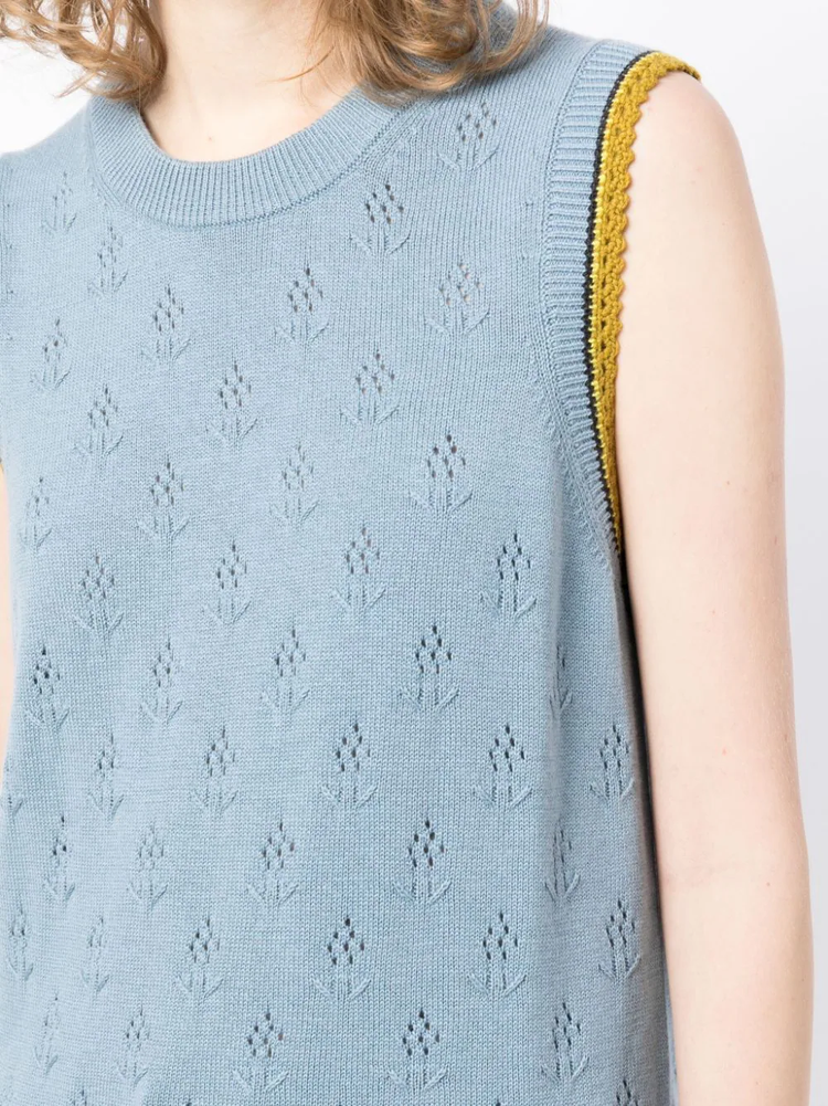 crew-neck sleeveless knitted top