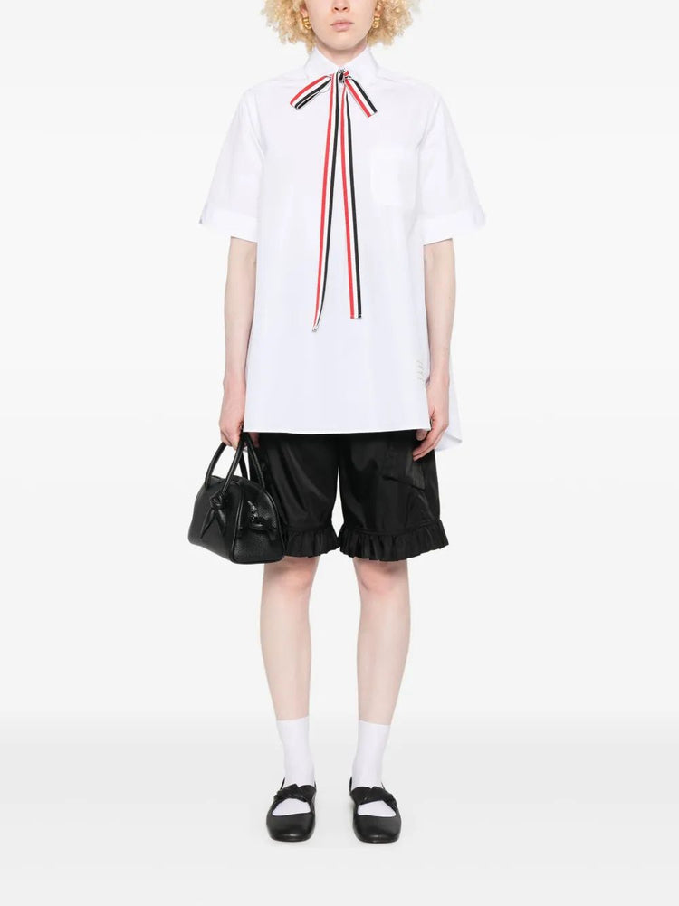 SHORT SLEEVE BLOUSON SHIRT W/ RWB GROSGRAIN BOW TIE IN SOLID POPLIN