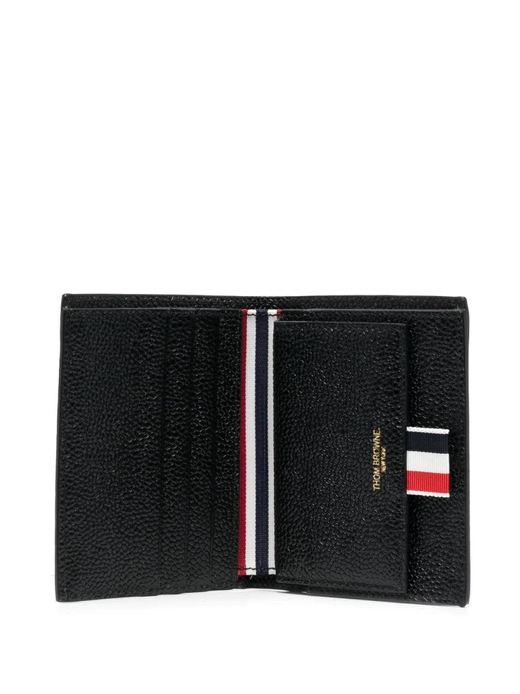 BILLFOLD W/ COIN COMPARTMENT IN PEBBLE GRAIN LEATHER