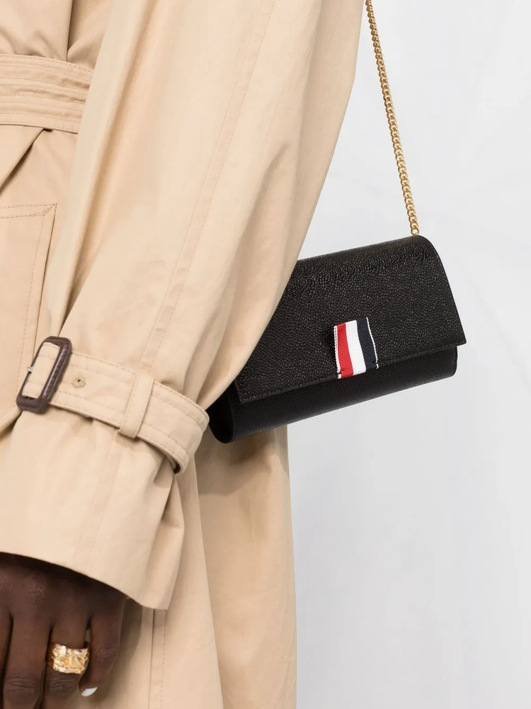 logo-patch leather shoulder bag