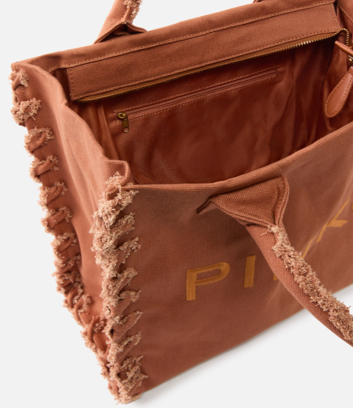BEACH SHOPPER CANVAS