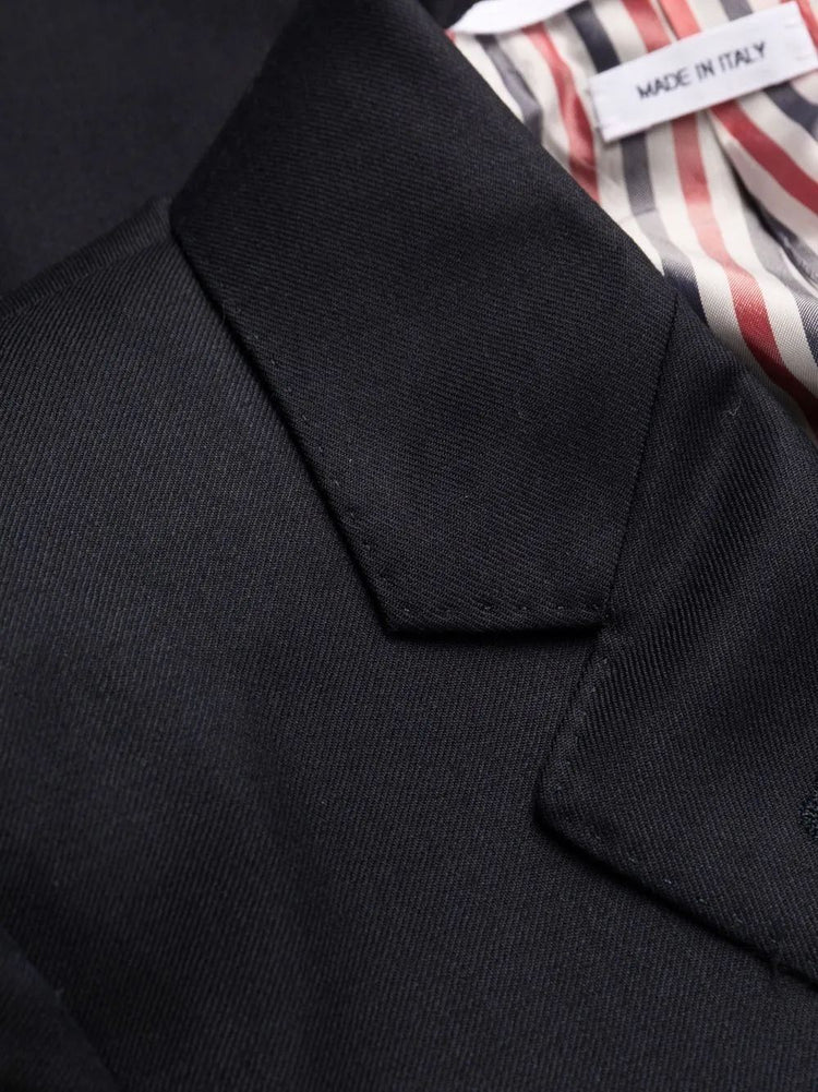 notched-lapel single-breasted blazer
