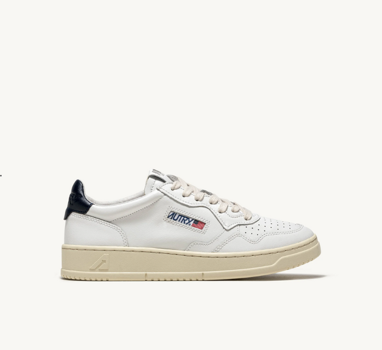 Medalist low-top sneakers