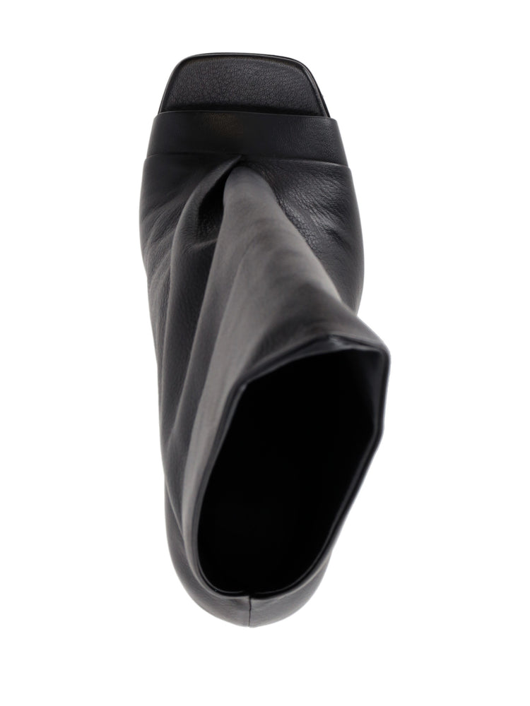 CANTILEVER 8 STRUTTER SANDAL