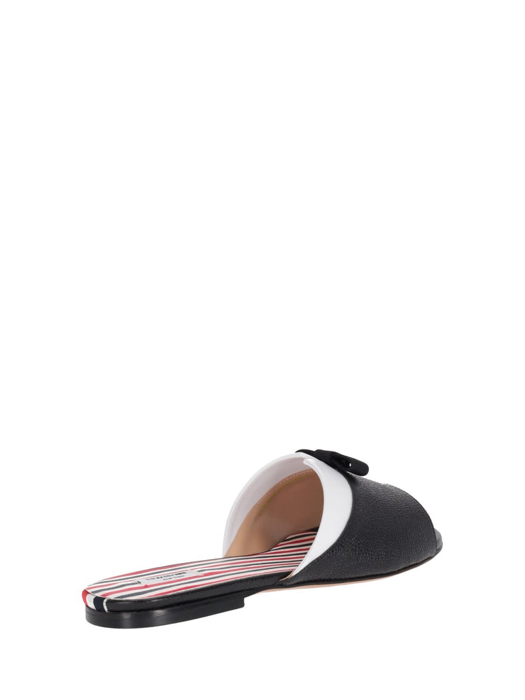 Beis sandals
