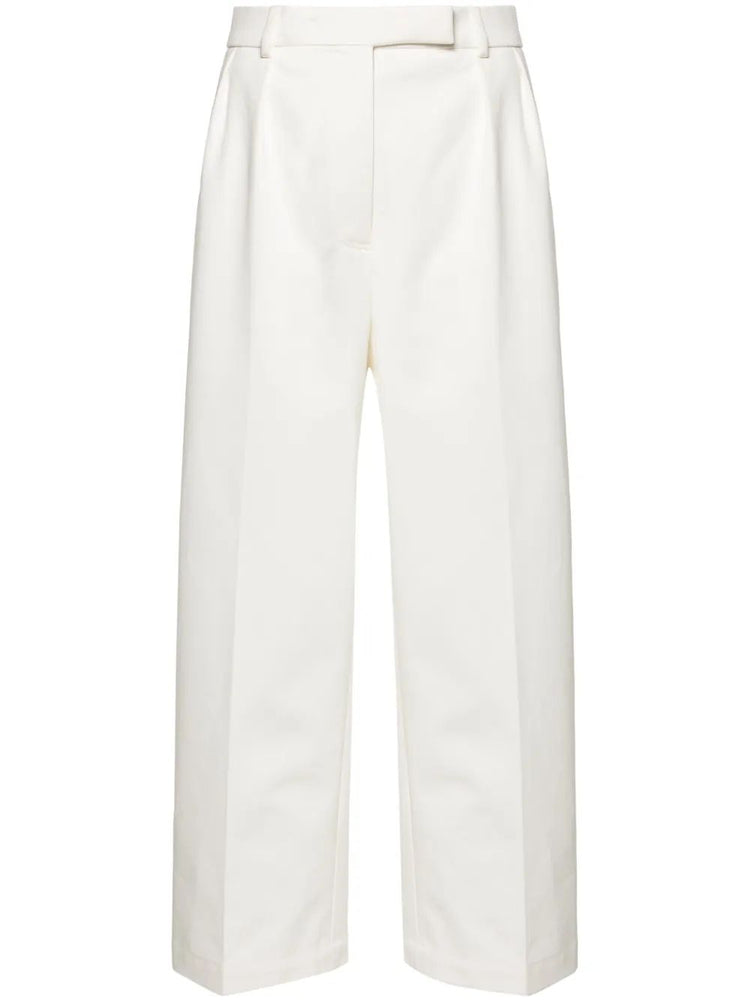 RELAXED FIT PLEATED TROUSER IN COTTON TWILL