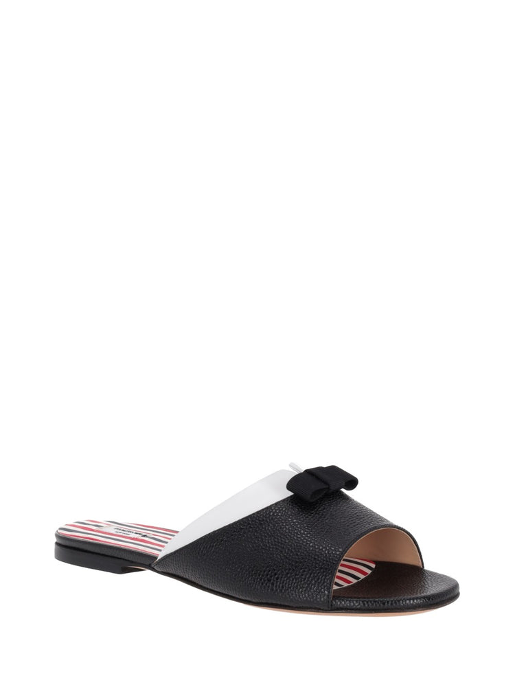 Beis sandals