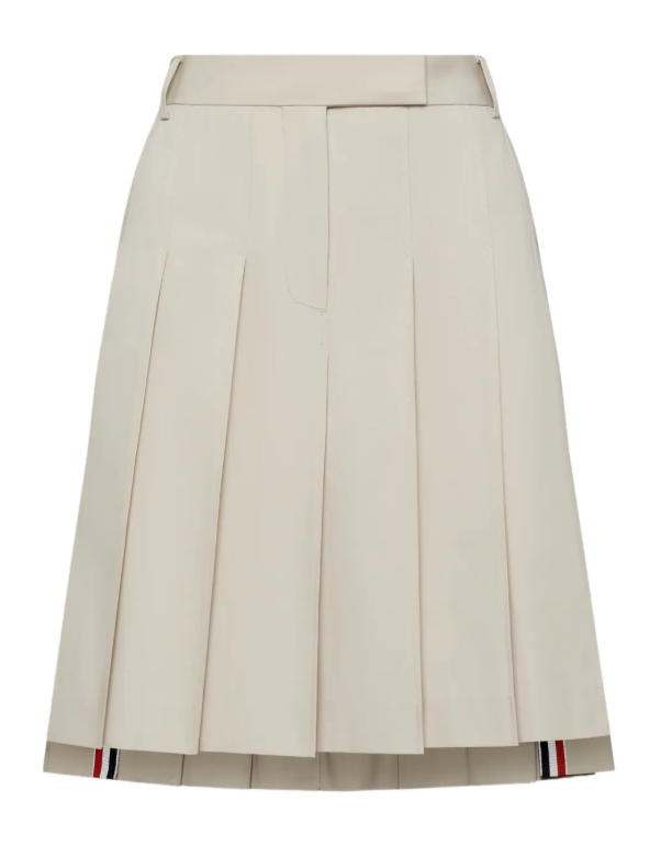 BERMUDA LENGTH FRONT FLY PLEATED SKIRT W/GG DETAILS IN WRINKLE FREE COTTON SUITING