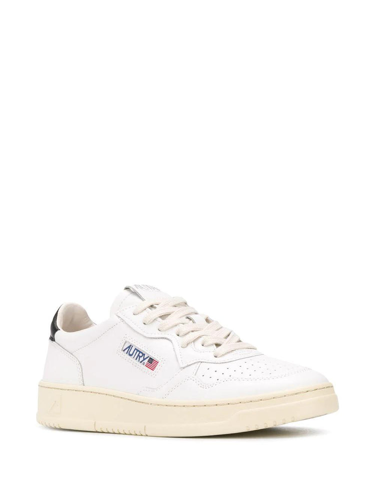 Medalist low-top sneakers