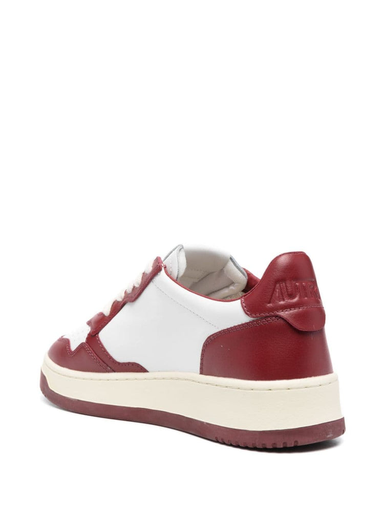 Medalist contrast bicolor low-top sneakers