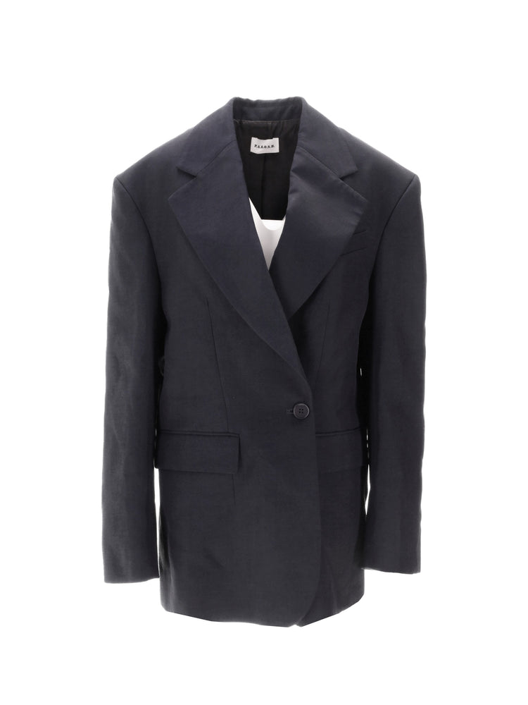 Raisa25 over jacket