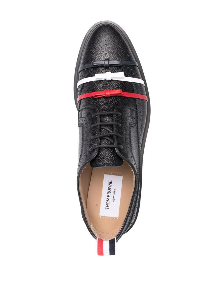 3-BOW LONGWING BROGUE ON LIGHTWEIGHT RUBBER SOLE IN PEBBLE GRAIN LEATHER