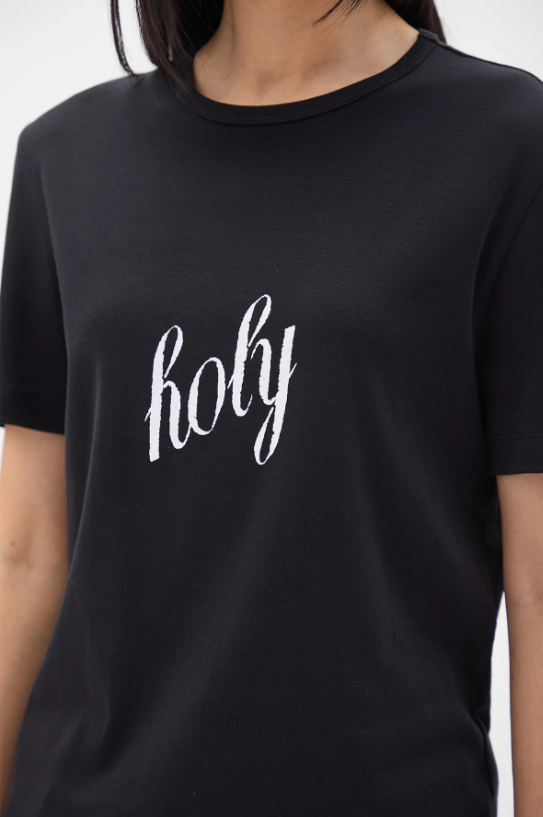 FANIE STANDARD FIT T-SHIRT "HOLY" MILNER