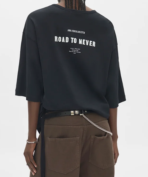 AGA HIGH COMFORT FIT T-SHIRT WITH "ROAD TO NEVER"
