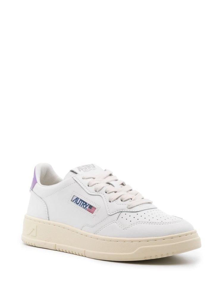 Medalist low-top sneakers