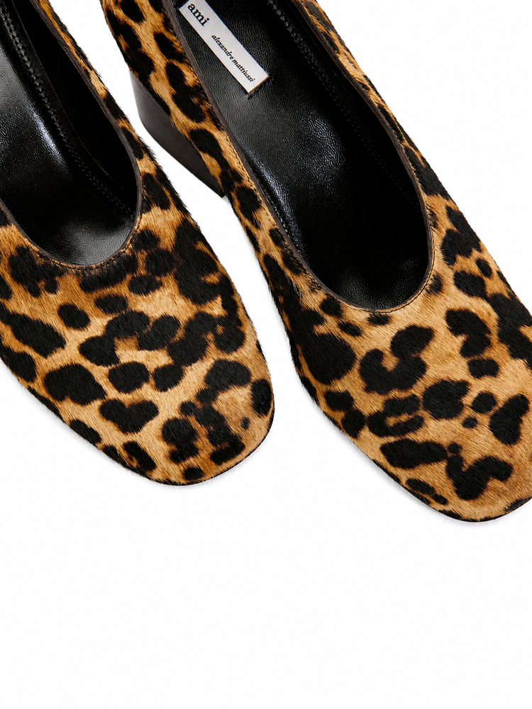 PUMPS