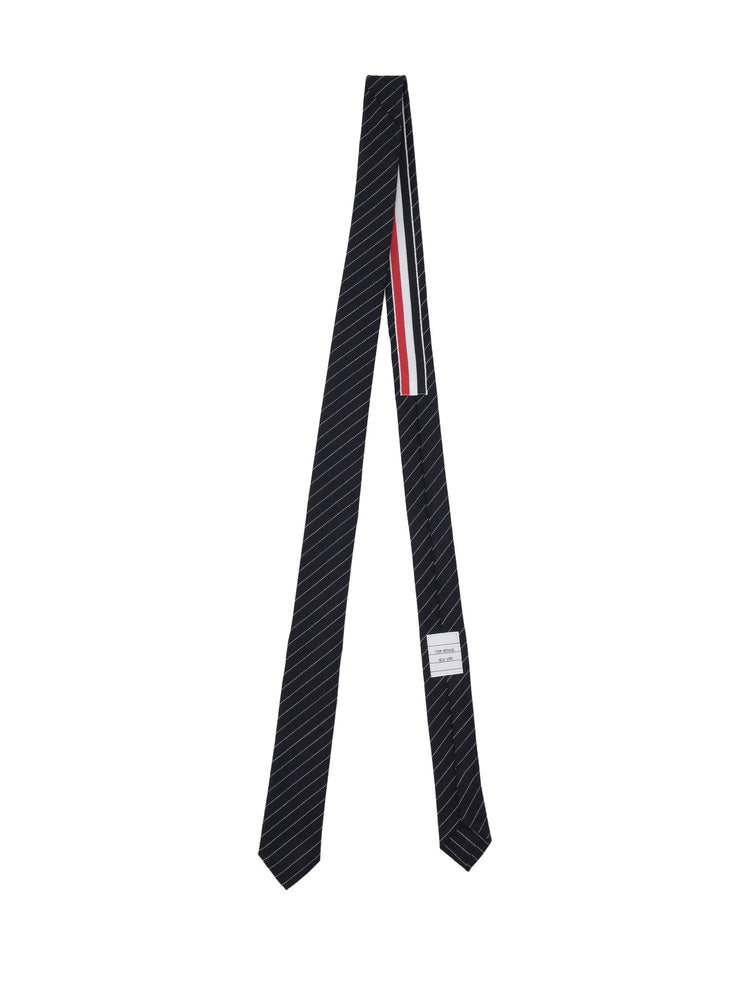 CLASSIC TIE IN PINSTRIPE HIGH TWIST WOOL SUITNG