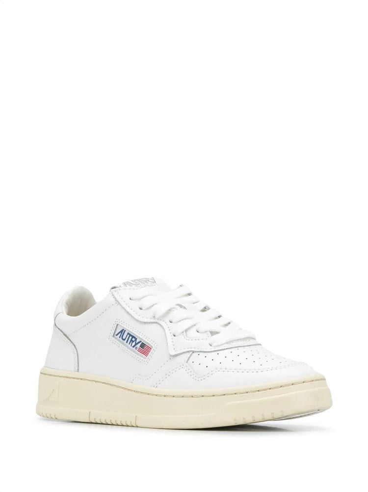 Medalist low-top sneakers