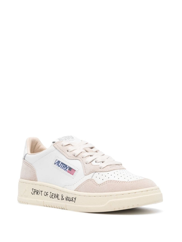 Medalist low-top sneakers