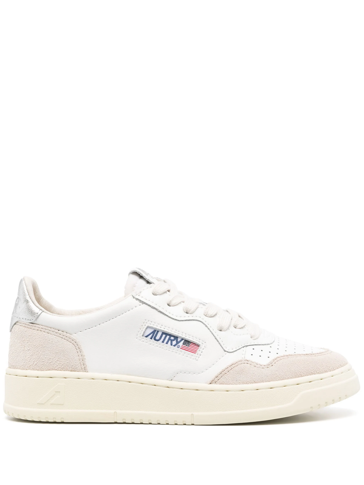 Medalist low-top sneakers