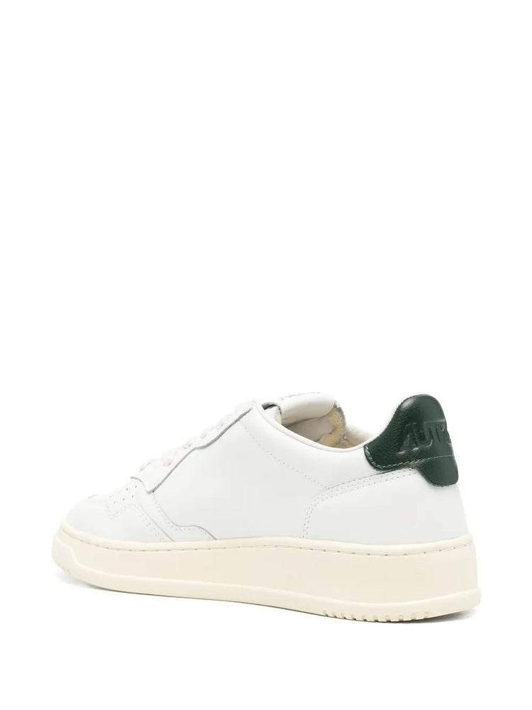 Medalist low-top sneakers
