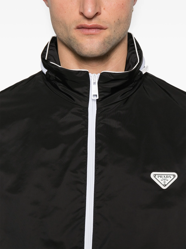 zipped lightweight jacket