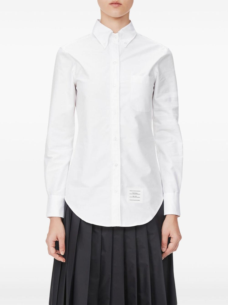 long-sleeve button-fastening shirt