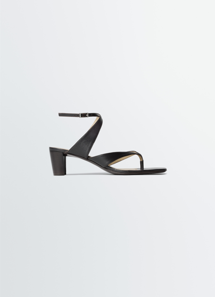 TONG SANDALS 50