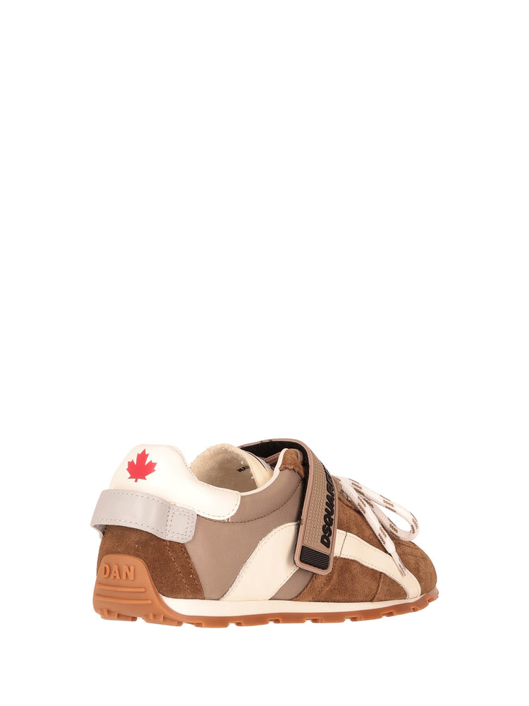 DC-642 Sneakers