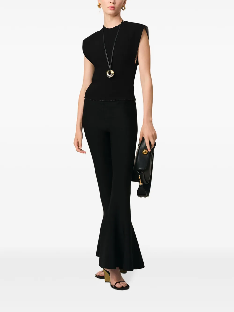 sleeveless top