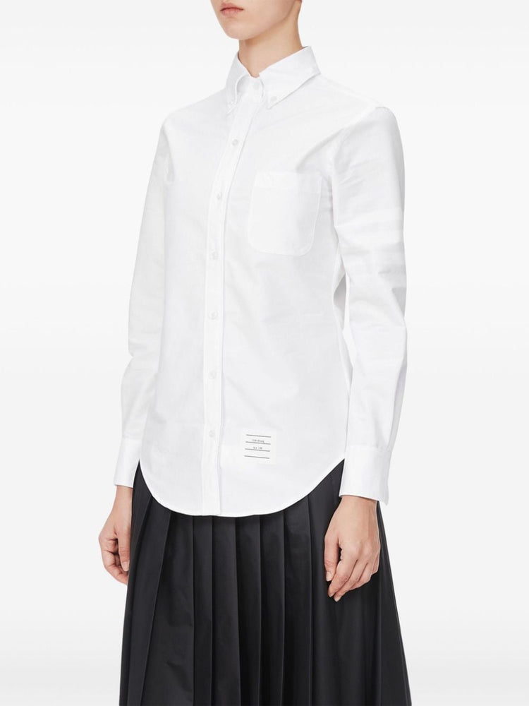 long-sleeve button-fastening shirt