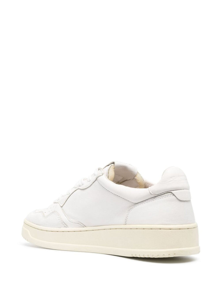 Medalist low-top sneakers