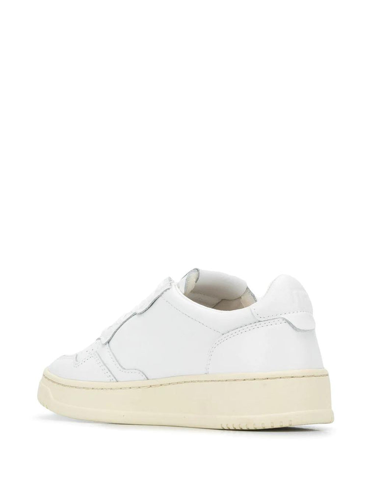 Medalist low-top sneakers