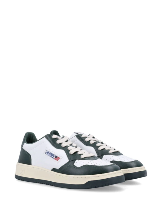 Medalist contrast bicolor low-top sneakers