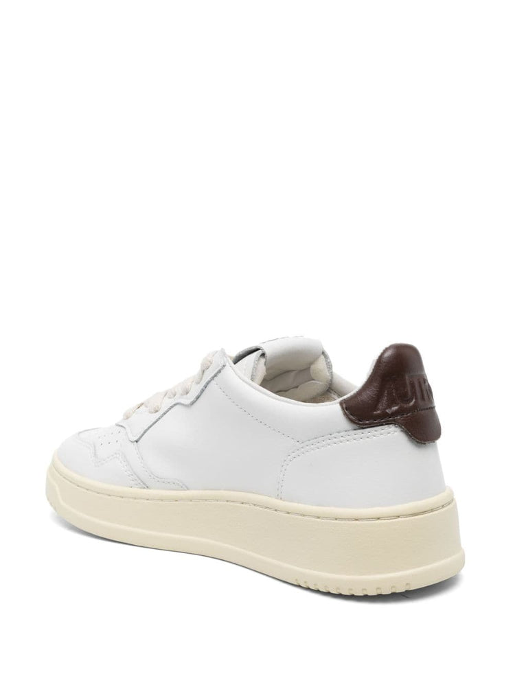 Medalist low-top sneakers