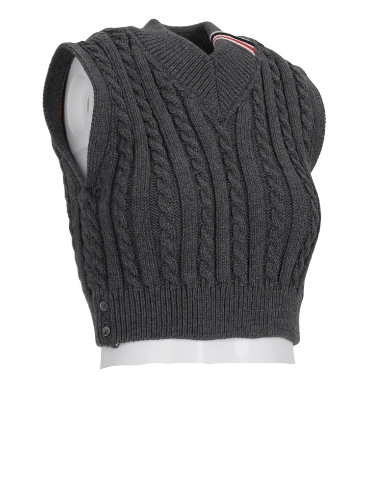 BABY CABLE STITCH CROPPED V NECK PULLOVER VEST IN MERINO WOOL W/ RWB STRIPE INTARSIA