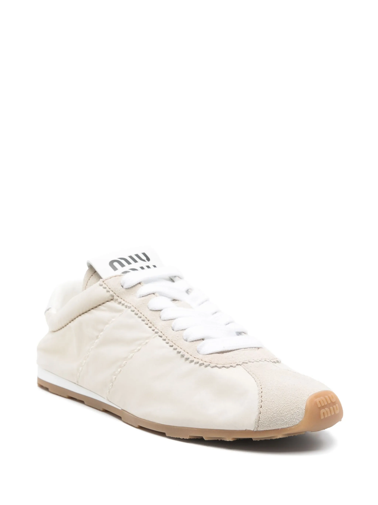 Plume sneakers