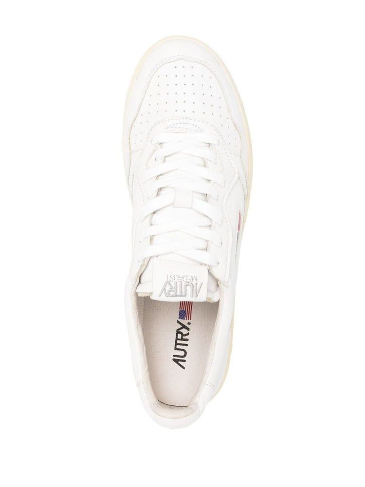 Medalist low-top sneakers