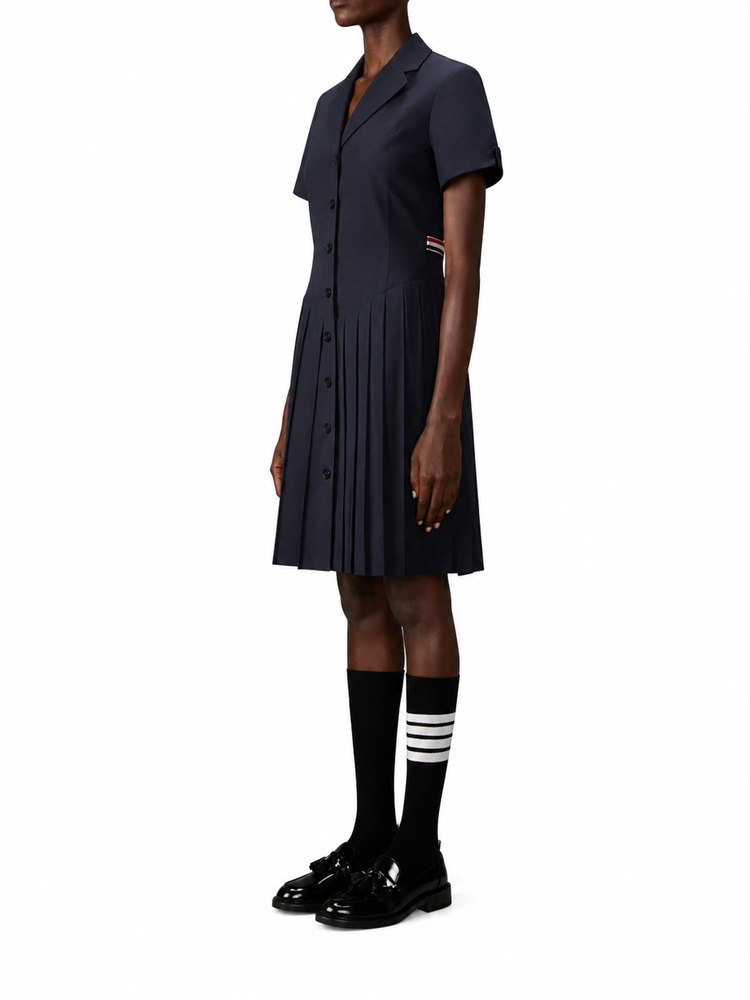 BERMUDA LENGTH SHORT SLEEVE LAPEL COLLAR PLEATED DRESS IN WRINKLE FREE COTTON SUITING