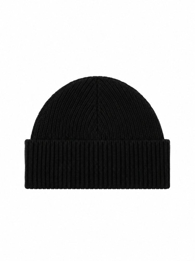 BEANIE WITH CONTRASTED AMI DE COEUR