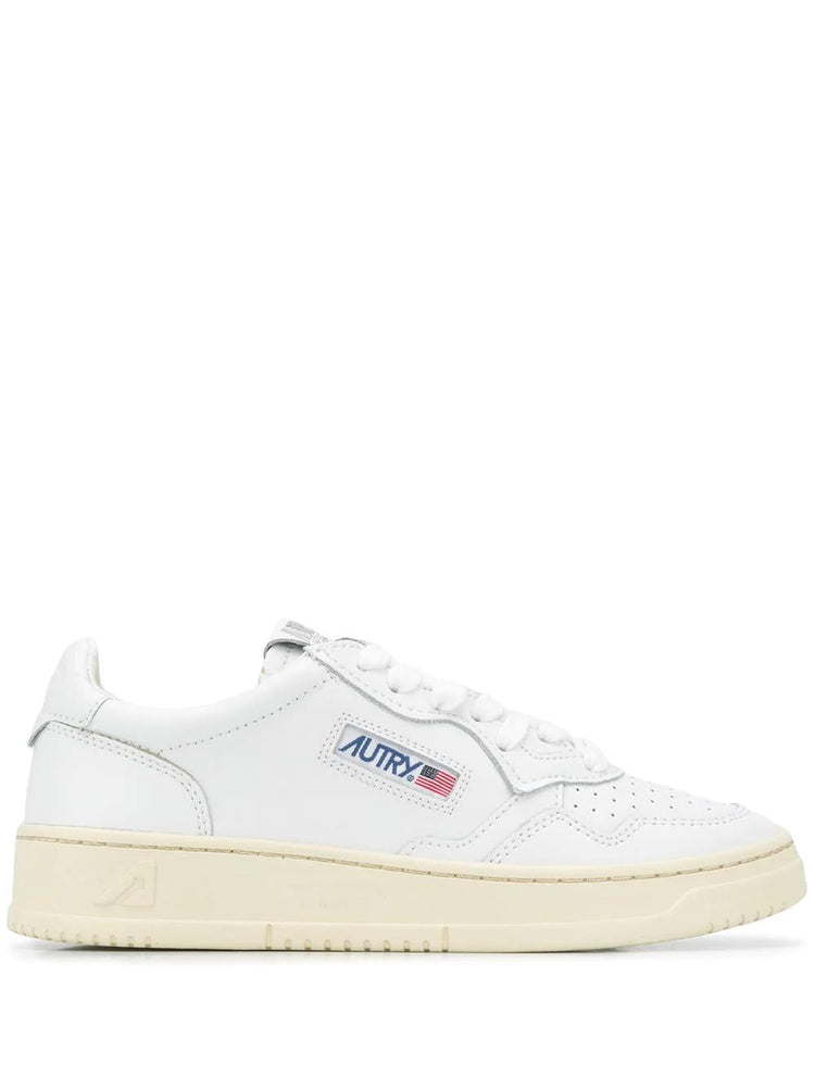 Medalist low-top sneakers