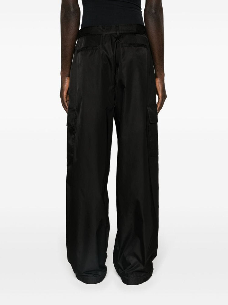 wide-leg cargo trousers