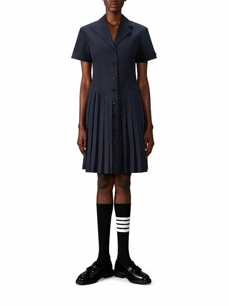 BERMUDA LENGTH SHORT SLEEVE LAPEL COLLAR PLEATED DRESS IN WRINKLE FREE COTTON SUITING