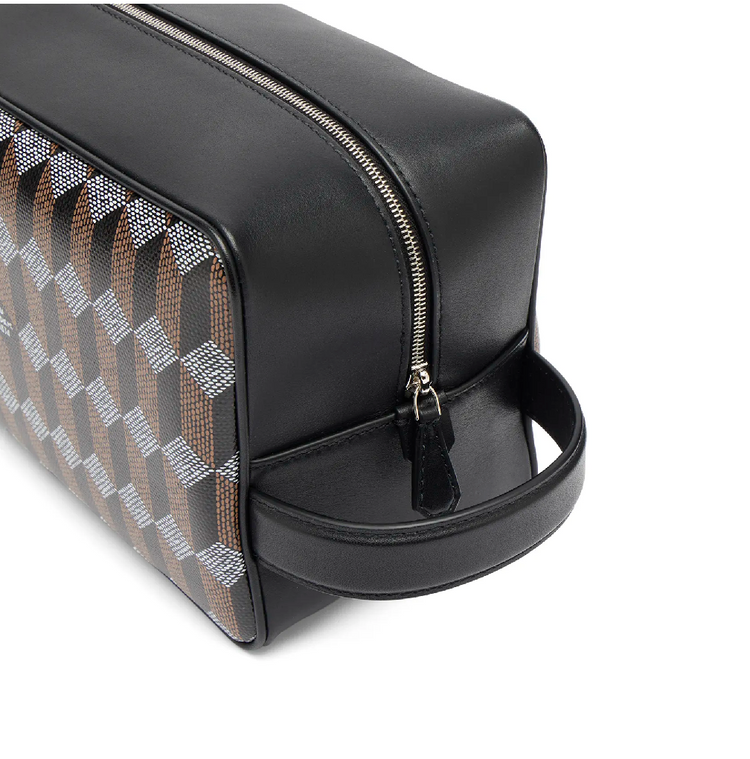 SQUARE POUCH 26