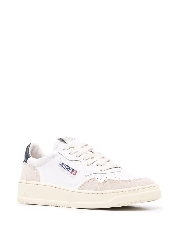 Medalist low-top sneakers