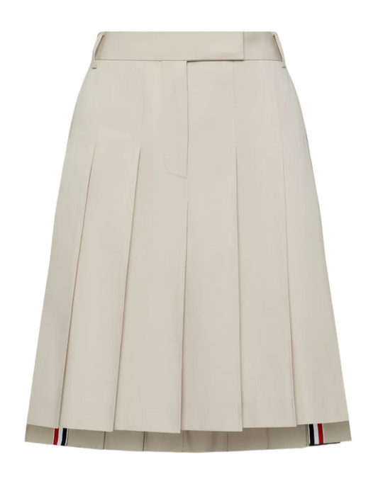 BERMUDA LENGTH FRONT FLY PLEATED SKIRT W/GG DETAILS IN WRINKLE FREE COTTON SUITING