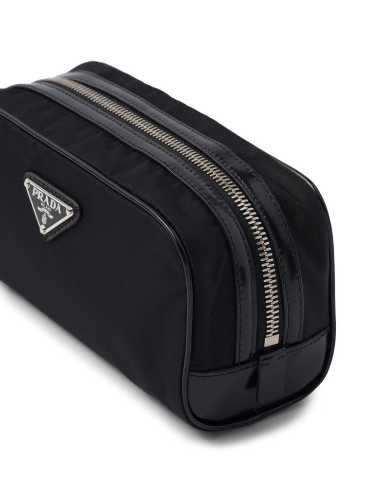 logo-plaque zipped wash bag